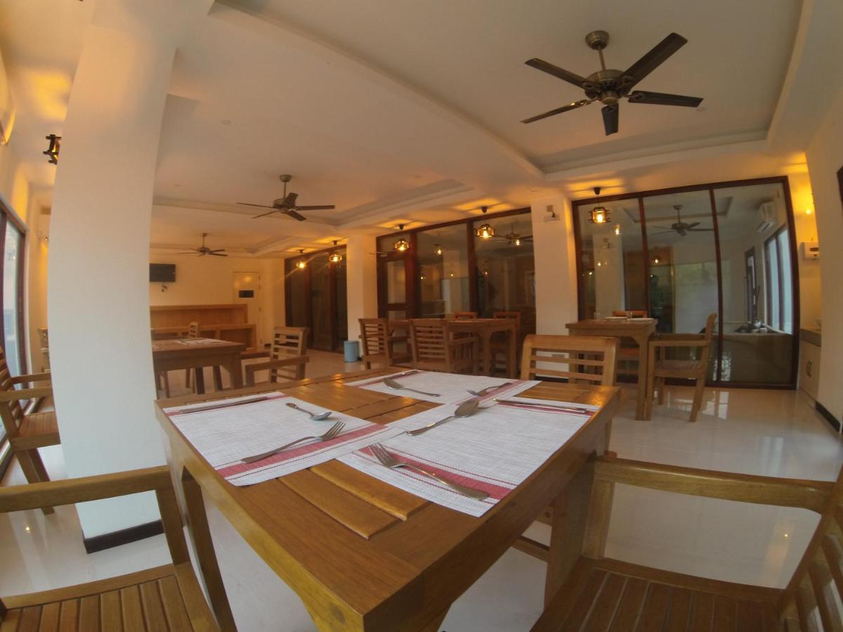 Grand Beach Dhigurah Dhigurah  Exterior foto