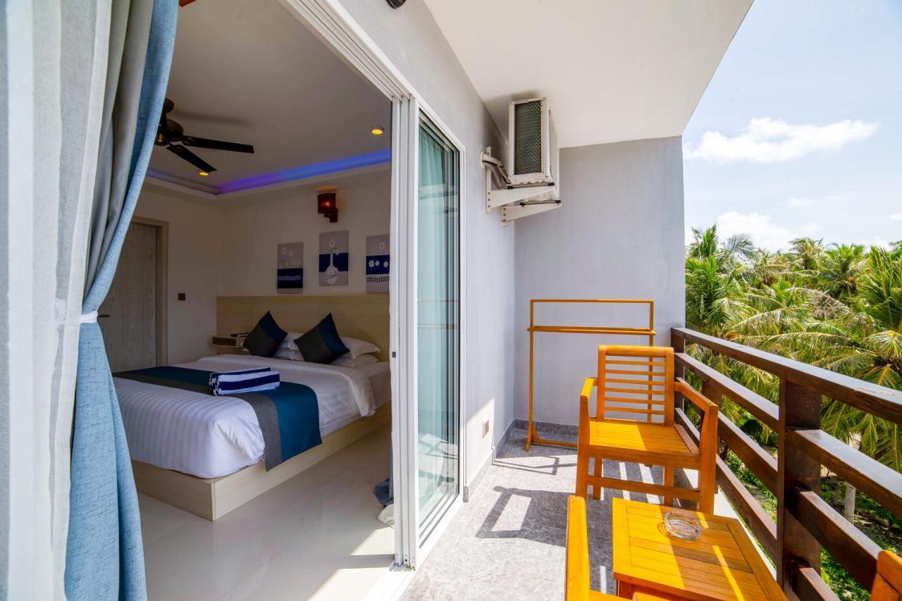 Grand Beach Dhigurah Dhigurah  Exterior foto