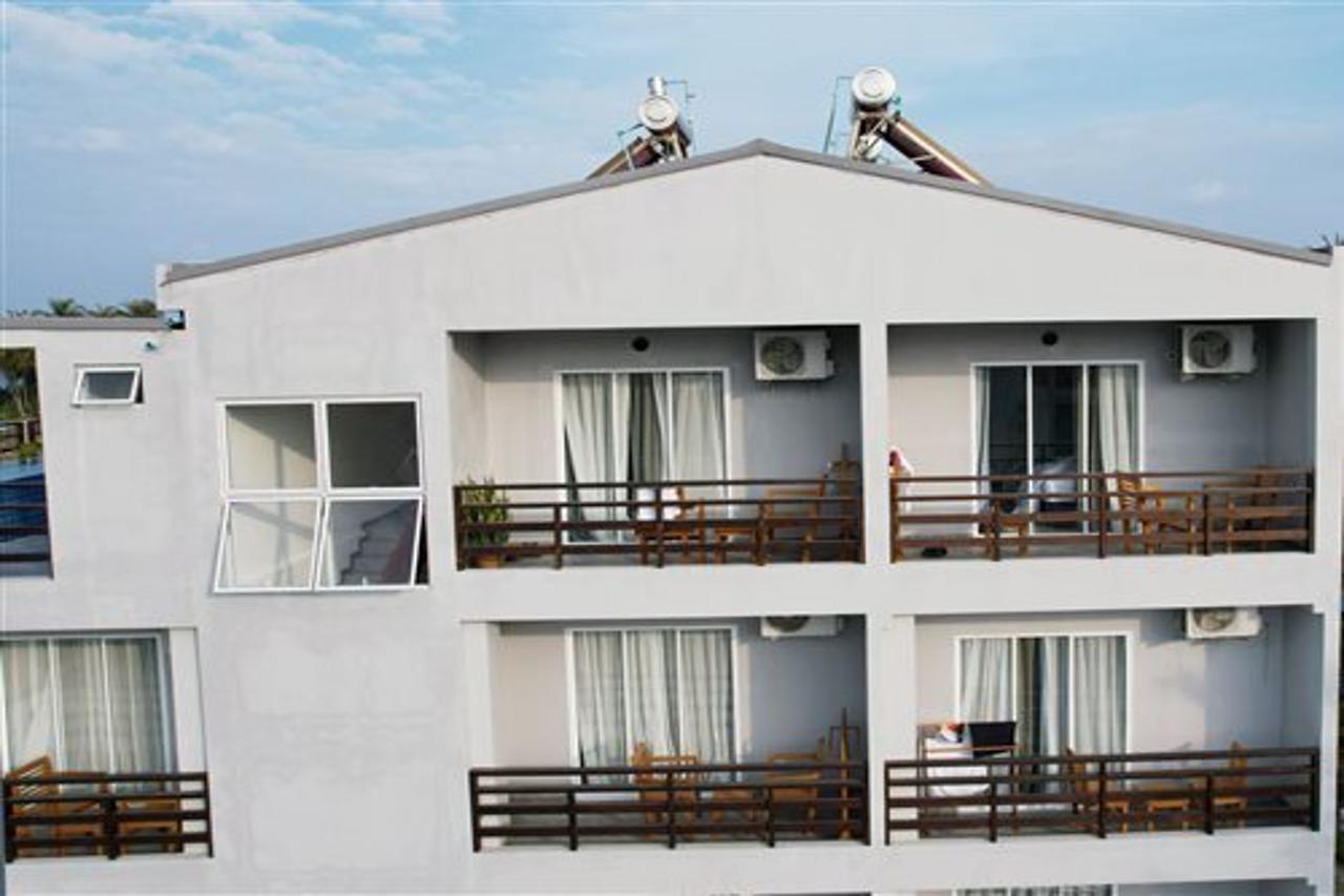 Grand Beach Dhigurah Dhigurah  Exterior foto